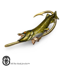 Load image into Gallery viewer, NORTHERN PIKE HOOKIT © - Hat Hook - Fishing Hat Clip - Hat Pin - Brim Clip